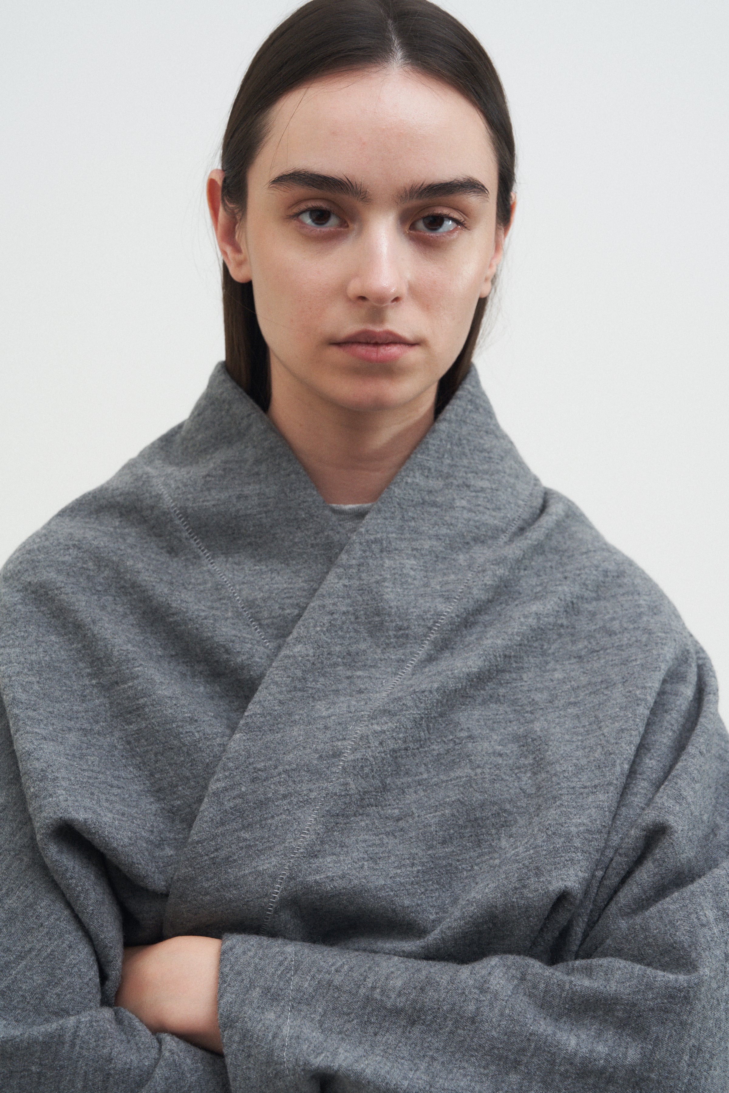 Frame Cardigan — Grey